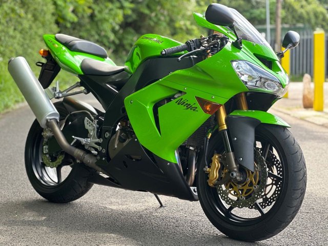 View our KAWASAKI NINJA ZX-10R