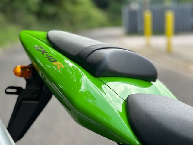 View our KAWASAKI NINJA ZX-10R