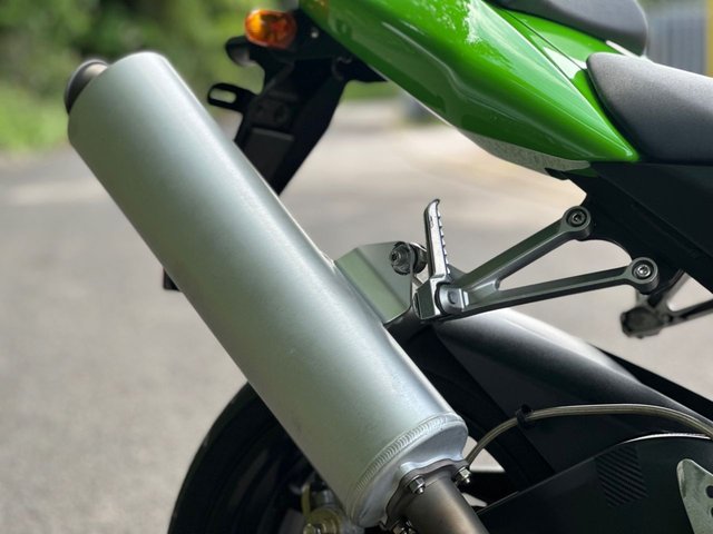 View our KAWASAKI NINJA ZX-10R