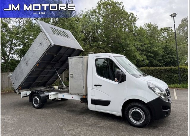 View our Vauxhall Movano range