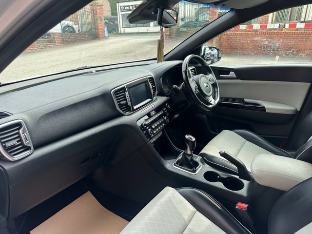 View our KIA SPORTAGE