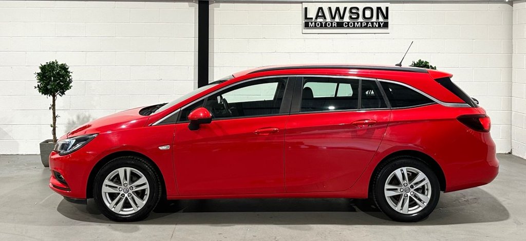 USED 2018 18 VAUXHALL ASTRA 1.0i Turbo ecoTEC Design Sports Tourer 5dr Petrol Manual Euro 6 (s/s) (105 ps) 