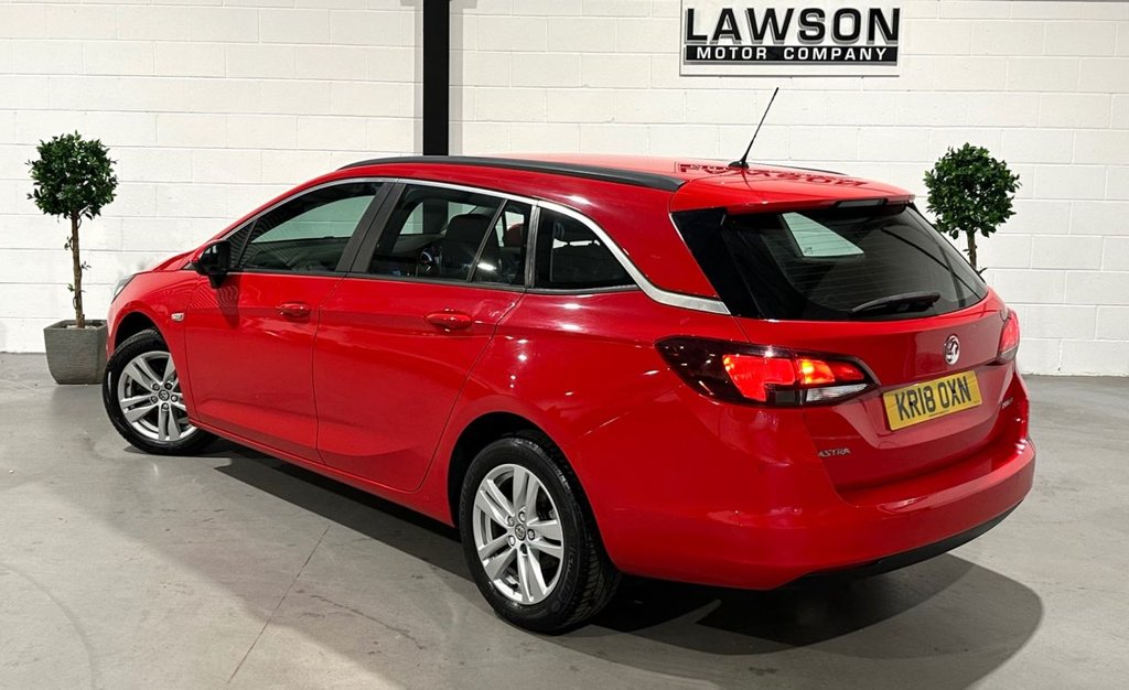 USED 2018 18 VAUXHALL ASTRA 1.0i Turbo ecoTEC Design Sports Tourer 5dr Petrol Manual Euro 6 (s/s) (105 ps) 