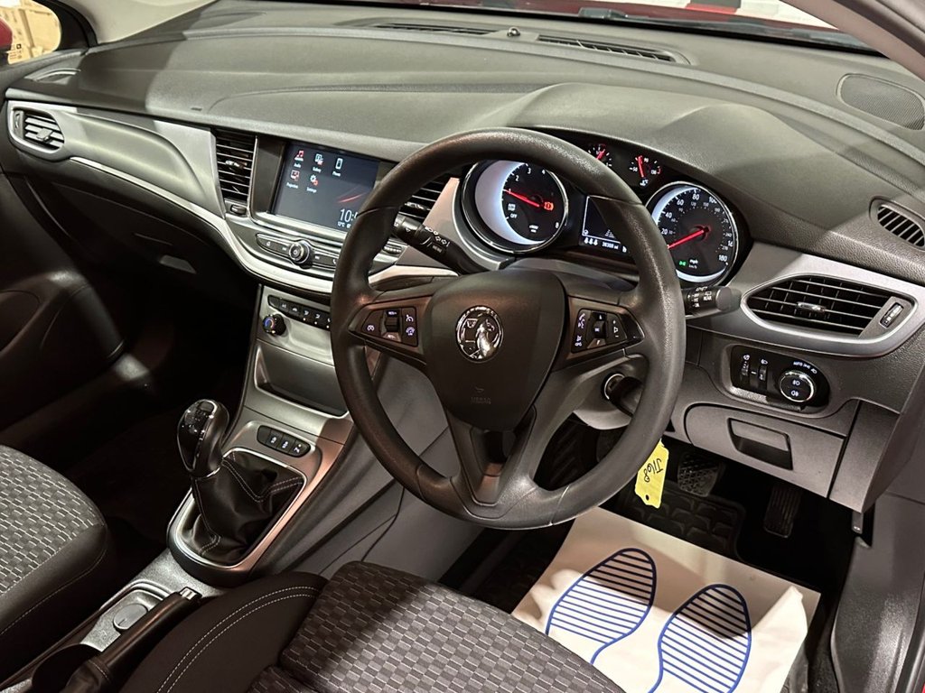 USED 2018 18 VAUXHALL ASTRA 1.0i Turbo ecoTEC Design Sports Tourer 5dr Petrol Manual Euro 6 (s/s) (105 ps) 