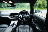 USED 2022 71 BMW 3 SERIES 2.0 330e 12kWh M Sport Touring 5dr Petrol Plug-in Hybrid Auto Euro 6 (s/s) (292 ps) MINERAL GREY METALLIC PAINTWORK + REAR CAMERA + CARPLY + VIRTUAL DASH