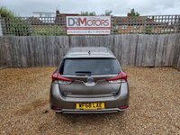 USED 2018 68 TOYOTA AURIS 1.8 VVT-h Design Hatchback 5dr Petrol Hybrid CVT Euro 6 (s/s) (136 ps) ** WE OFFER FINANCE ON THIS CAR **