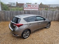 USED 2018 68 TOYOTA AURIS 1.8 VVT-h Design Hatchback 5dr Petrol Hybrid CVT Euro 6 (s/s) (136 ps) ** WE OFFER FINANCE ON THIS CAR **