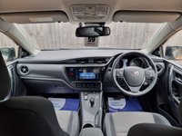 USED 2018 68 TOYOTA AURIS 1.8 VVT-h Design Hatchback 5dr Petrol Hybrid CVT Euro 6 (s/s) (136 ps) ** WE OFFER FINANCE ON THIS CAR **