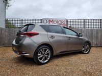 USED 2018 68 TOYOTA AURIS 1.8 VVT-h Design Hatchback 5dr Petrol Hybrid CVT Euro 6 (s/s) (136 ps) ** WE OFFER FINANCE ON THIS CAR **