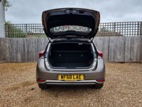 USED 2018 68 TOYOTA AURIS 1.8 VVT-h Design Hatchback 5dr Petrol Hybrid CVT Euro 6 (s/s) (136 ps) ** WE OFFER FINANCE ON THIS CAR **