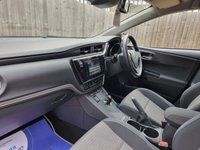 USED 2018 68 TOYOTA AURIS 1.8 VVT-h Design Hatchback 5dr Petrol Hybrid CVT Euro 6 (s/s) (136 ps) ** WE OFFER FINANCE ON THIS CAR **