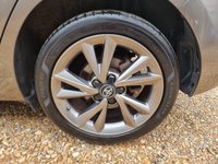 USED 2018 68 TOYOTA AURIS 1.8 VVT-h Design Hatchback 5dr Petrol Hybrid CVT Euro 6 (s/s) (136 ps) ** WE OFFER FINANCE ON THIS CAR **