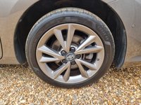 USED 2018 68 TOYOTA AURIS 1.8 VVT-h Design Hatchback 5dr Petrol Hybrid CVT Euro 6 (s/s) (136 ps) ** WE OFFER FINANCE ON THIS CAR **