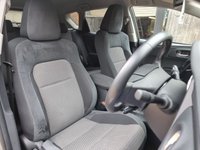 USED 2018 68 TOYOTA AURIS 1.8 VVT-h Design Hatchback 5dr Petrol Hybrid CVT Euro 6 (s/s) (136 ps) ** WE OFFER FINANCE ON THIS CAR **