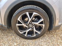 USED 2017 17 TOYOTA C-HR 1.8 VVT-h Dynamic SUV 5dr Petrol Hybrid CVT Euro 6 (s/s) (122 ps) ** WE OFFER FINANCE ON THIS CAR **