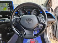 USED 2017 17 TOYOTA C-HR 1.8 VVT-h Dynamic SUV 5dr Petrol Hybrid CVT Euro 6 (s/s) (122 ps) ** WE OFFER FINANCE ON THIS CAR **