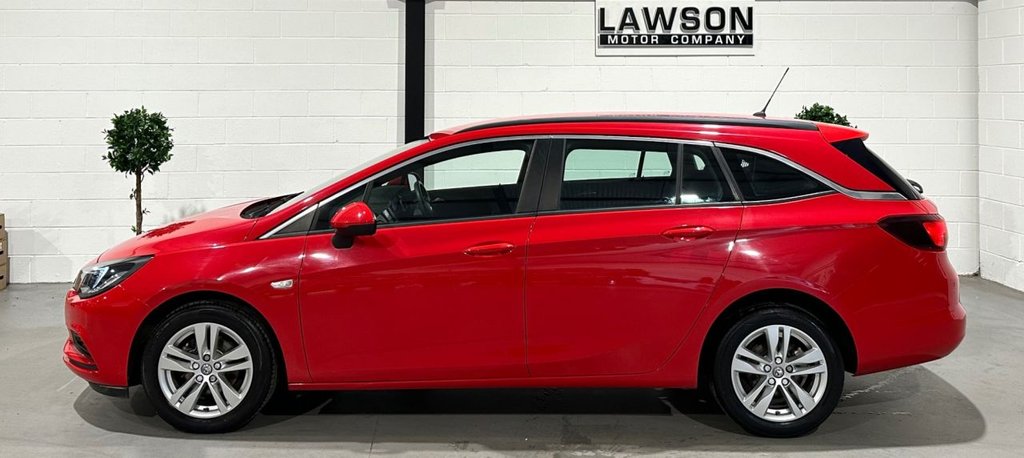 USED 2018 18 VAUXHALL ASTRA 1.0i Turbo ecoTEC Design Sports Tourer 5dr Petrol Manual Euro 6 (s/s) (105 ps) 