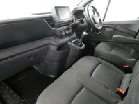 USED 2022 72 RENAULT TRAFIC SL28 2.0 BLUEDCI 130 BHP SPORT NAV EDITION 1 OWNER | AIR CON | SPORT NAV !