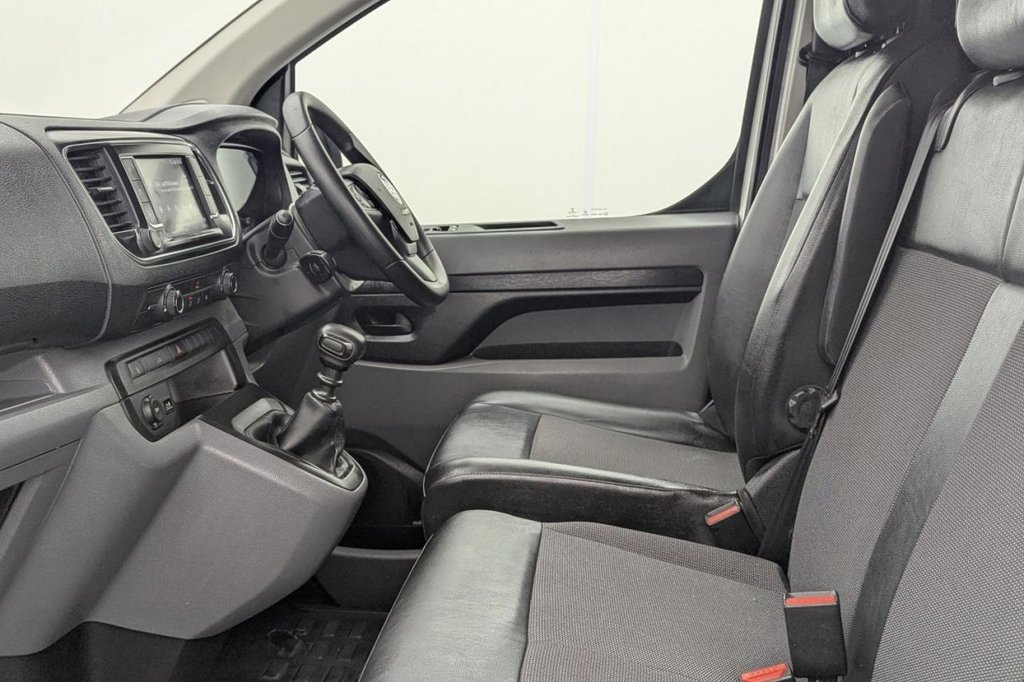 USED 2019 69 VAUXHALL VIVARO 1.5 Turbo D 2900 Dynamic Panel Van 6dr Diesel Manual L2 H1 Euro 6 (s/s) (100 ps) Car Play, Sat Nav, Cruise