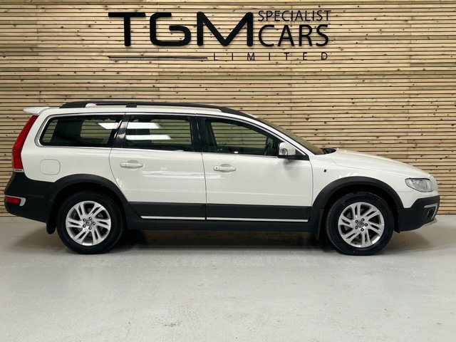 View our VOLVO XC70