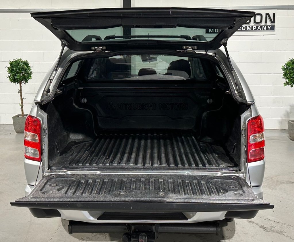 USED 2017 67 MITSUBISHI L200 2.4 DI-D DC Titan Pickup Double Cab 4dr Diesel Manual 4WD Euro 6 (178 ps) 