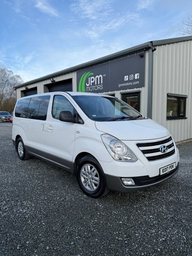 View our HYUNDAI i800