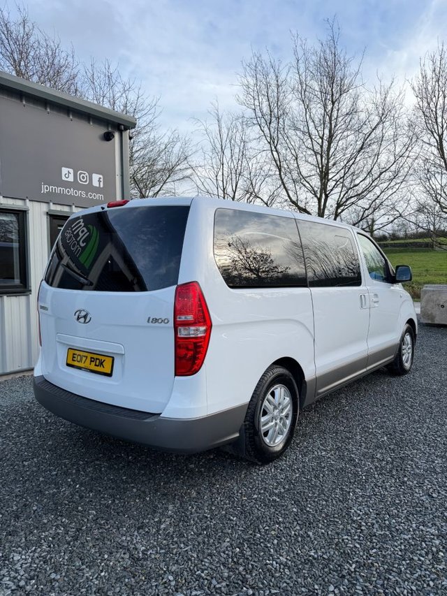 View our HYUNDAI i800