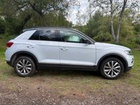 USED 2018 68 VOLKSWAGEN T-ROC 1.5 TSI EVO DESIGN NAV SUV 5 DOOR *APPLE CAR PLAY*ADAPTIVE CRUISE CONTROL*HEATED SEATS*SAT NAV*DAB*DUAL ZONE CLIMATE CONTROL*FRONT AND REAR PARKING SENSORS WITH VISUAL DISPLAY*ALLOY WHEELS*PRIVACY GLASS*REAR SPOILER*ELECTRIC FOLDING DOOR MIRRORS*ELECTRICALLY OPENING TAILGATE*GLOSS BLACK DOOR MIRRORS*GLOSS BLACK ROOF*FANTASTIC SERVICE HISTORY ALL WITH VOLKSWAGEN*8 SERVICES*CAM BELT REPLACED JULY 2024*