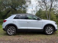 USED 2018 68 VOLKSWAGEN T-ROC 1.5 TSI EVO DESIGN NAV SUV 5 DOOR *APPLE CAR PLAY*ADAPTIVE CRUISE CONTROL*HEATED SEATS*SAT NAV*DAB*DUAL ZONE CLIMATE CONTROL*FRONT AND REAR PARKING SENSORS WITH VISUAL DISPLAY*ALLOY WHEELS*PRIVACY GLASS*REAR SPOILER*ELECTRIC FOLDING DOOR MIRRORS*ELECTRICALLY OPENING TAILGATE*GLOSS BLACK DOOR MIRRORS*GLOSS BLACK ROOF*FANTASTIC SERVICE HISTORY ALL WITH VOLKSWAGEN*8 SERVICES*CAM BELT REPLACED JULY 2024*