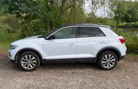 USED 2018 68 VOLKSWAGEN T-ROC 1.5 TSI EVO DESIGN NAV SUV 5 DOOR *APPLE CAR PLAY*ADAPTIVE CRUISE CONTROL*HEATED SEATS*SAT NAV*DAB*DUAL ZONE CLIMATE CONTROL*FRONT AND REAR PARKING SENSORS WITH VISUAL DISPLAY*ALLOY WHEELS*PRIVACY GLASS*REAR SPOILER*ELECTRIC FOLDING DOOR MIRRORS*ELECTRICALLY OPENING TAILGATE*GLOSS BLACK DOOR MIRRORS*GLOSS BLACK ROOF*FANTASTIC SERVICE HISTORY ALL WITH VOLKSWAGEN*8 SERVICES*CAM BELT REPLACED JULY 2024*