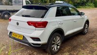 USED 2018 68 VOLKSWAGEN T-ROC 1.5 TSI EVO DESIGN NAV SUV 5 DOOR *APPLE CAR PLAY*ADAPTIVE CRUISE CONTROL*HEATED SEATS*SAT NAV*DAB*DUAL ZONE CLIMATE CONTROL*FRONT AND REAR PARKING SENSORS WITH VISUAL DISPLAY*ALLOY WHEELS*PRIVACY GLASS*REAR SPOILER*ELECTRIC FOLDING DOOR MIRRORS*ELECTRICALLY OPENING TAILGATE*GLOSS BLACK DOOR MIRRORS*GLOSS BLACK ROOF*FANTASTIC SERVICE HISTORY ALL WITH VOLKSWAGEN*8 SERVICES*CAM BELT REPLACED JULY 2024*