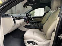 USED 2020 70 PORSCHE CAYENNE 3.0 V6 E-Hybrid 17.9kWh SUV 5dr Petrol Plug-in Hybrid TiptronicS 4WD Euro 6 (s/s) (3.6kW Charger) (462 ps) DELIVERY AVAILABLE