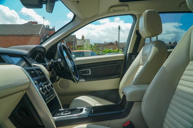 View our LAND ROVER DISCOVERY SPORT