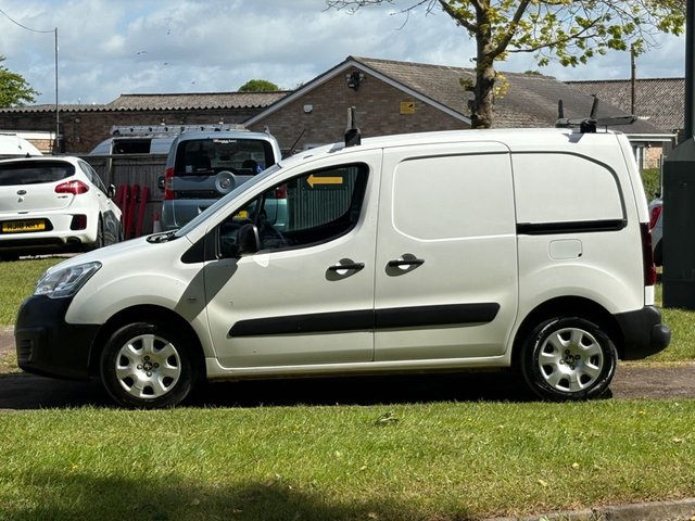 View our PEUGEOT PARTNER