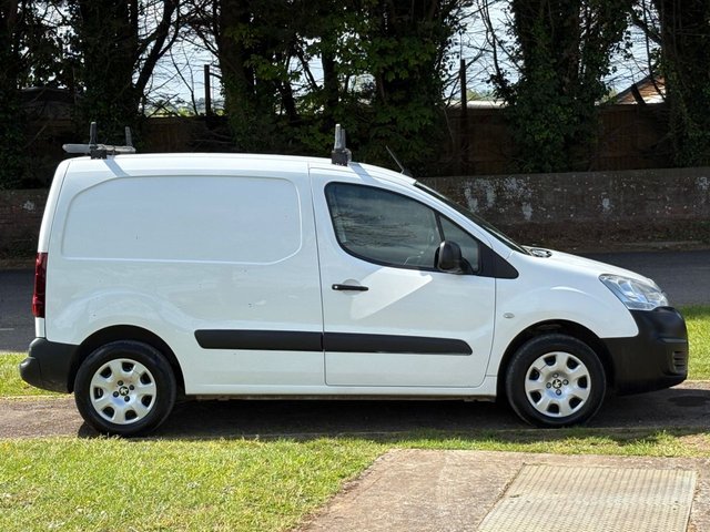 View our PEUGEOT PARTNER
