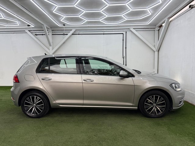 View our VOLKSWAGEN GOLF