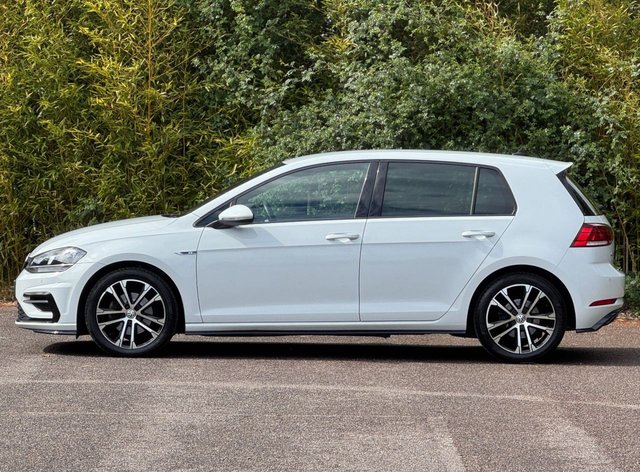 View our VOLKSWAGEN GOLF