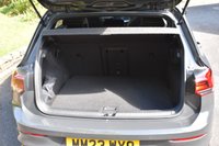 USED 2023 23 VOLKSWAGEN GOLF 1.5 eTSI MHEV R-Line Hatchback 5dr Petrol Hybrid DSG Euro 6 (s/s) (150 ps) SAT NAV, APPLE CAR PLAY,