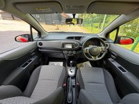 USED 2013 63 TOYOTA YARIS 1.33 Dual VVT-i TR Hatchback 5dr Petrol Multidrive S Euro 5 (101 ps) REAR CAMERA - GREAT HISTORY