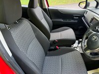 USED 2013 63 TOYOTA YARIS 1.33 Dual VVT-i TR Hatchback 5dr Petrol Multidrive S Euro 5 (101 ps) REAR CAMERA - GREAT HISTORY