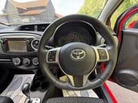 USED 2013 63 TOYOTA YARIS 1.33 Dual VVT-i TR Hatchback 5dr Petrol Multidrive S Euro 5 (101 ps) REAR CAMERA - GREAT HISTORY
