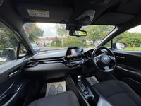 USED 2017 67 TOYOTA C-HR 1.8 VVT-h Icon SUV 5dr Petrol Hybrid CVT Euro 6 (s/s) (122 ps) 