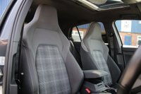 USED 2022 22 VOLKSWAGEN GOLF 2.0 TDI GTD Hatchback 5dr Diesel DSG Euro 6 (s/s) (200 ps) PANROOF, WINTER PACK, HEATED STEERING, 19 inch ALLOYS