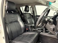 USED 2017 N TOYOTA HI-LUX 2.4 D-4D Invincible X Pickup Double Cab 4dr Diesel Manual 4WD Euro 6 (TSS, 3.5t) (150 ps) NAV, CAMERA, HTD SEATS, PLUS VAT