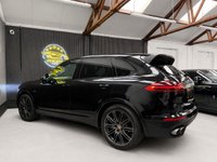 USED 2017 Y PORSCHE CAYENNE 4.2 TD V8 S Platinum Edition SUV 5dr Diesel TiptronicS 4WD Euro 6 (s/s) (385 ps) DELIVERY AVAIABLE