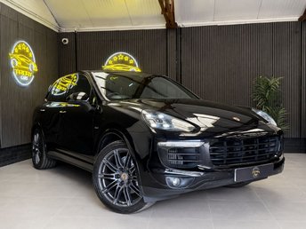 2017 PORSCHE CAYENNE