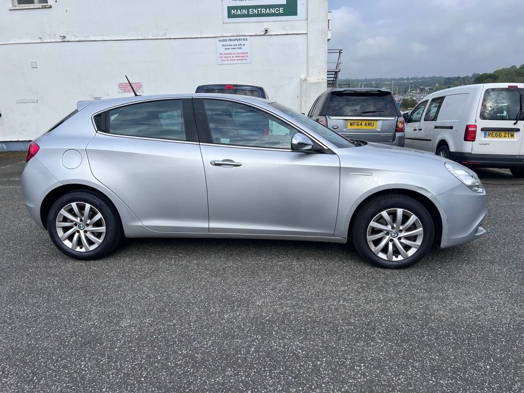 USED 2016 16 ALFA ROMEO GIULIETTA 2.0 JTDM-2 Distinctive Hatchback 5dr Diesel Manual Euro 6 (s/s) (150 bhp) &pound;ZERO DEPOSIT FINANCE
