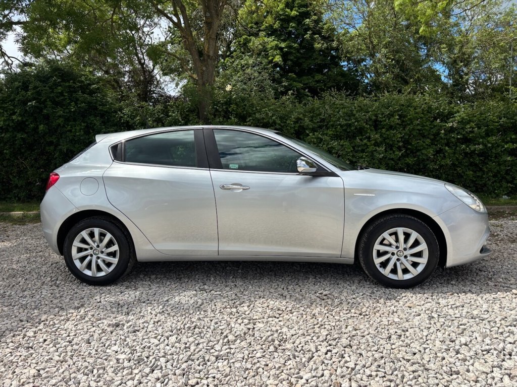 USED 2016 16 ALFA ROMEO GIULIETTA 2.0 JTDM-2 Distinctive Hatchback 5dr Diesel Manual Euro 6 (s/s) (150 bhp) &pound;ZERO DEPOSIT FINANCE