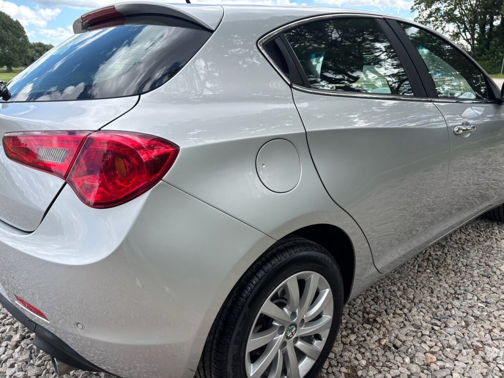 USED 2016 16 ALFA ROMEO GIULIETTA 2.0 JTDM-2 Distinctive Hatchback 5dr Diesel Manual Euro 6 (s/s) (150 bhp) &pound;ZERO DEPOSIT FINANCE