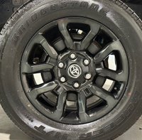 USED 2022 71 TOYOTA HI-LUX 2.8 D-4D Invincible X Pickup Double Cab 4dr Diesel Manual 4WD Euro 6 (s/s) (204 ps) 